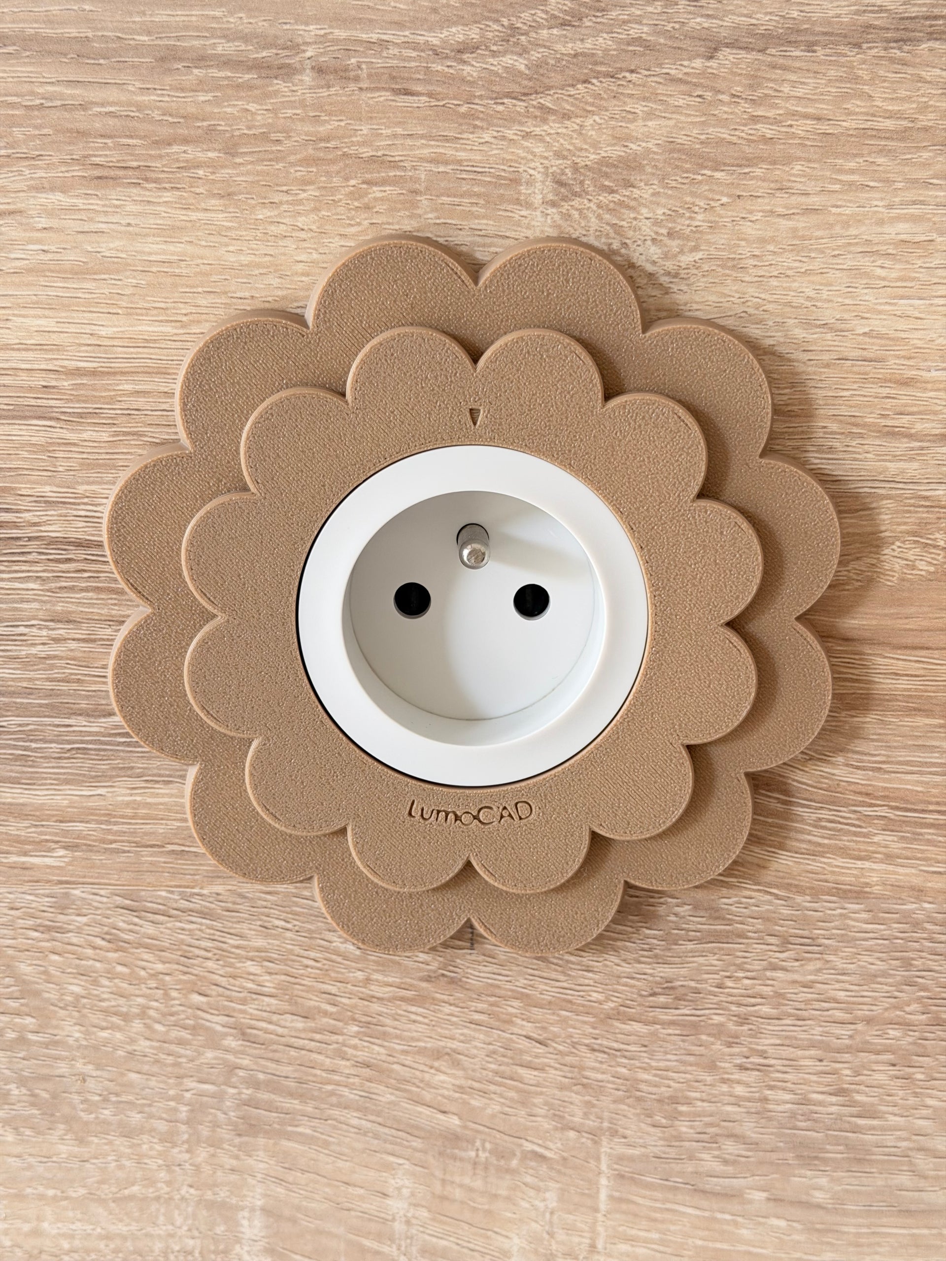 Cache prise Floa Couleur bois LumoCAD
