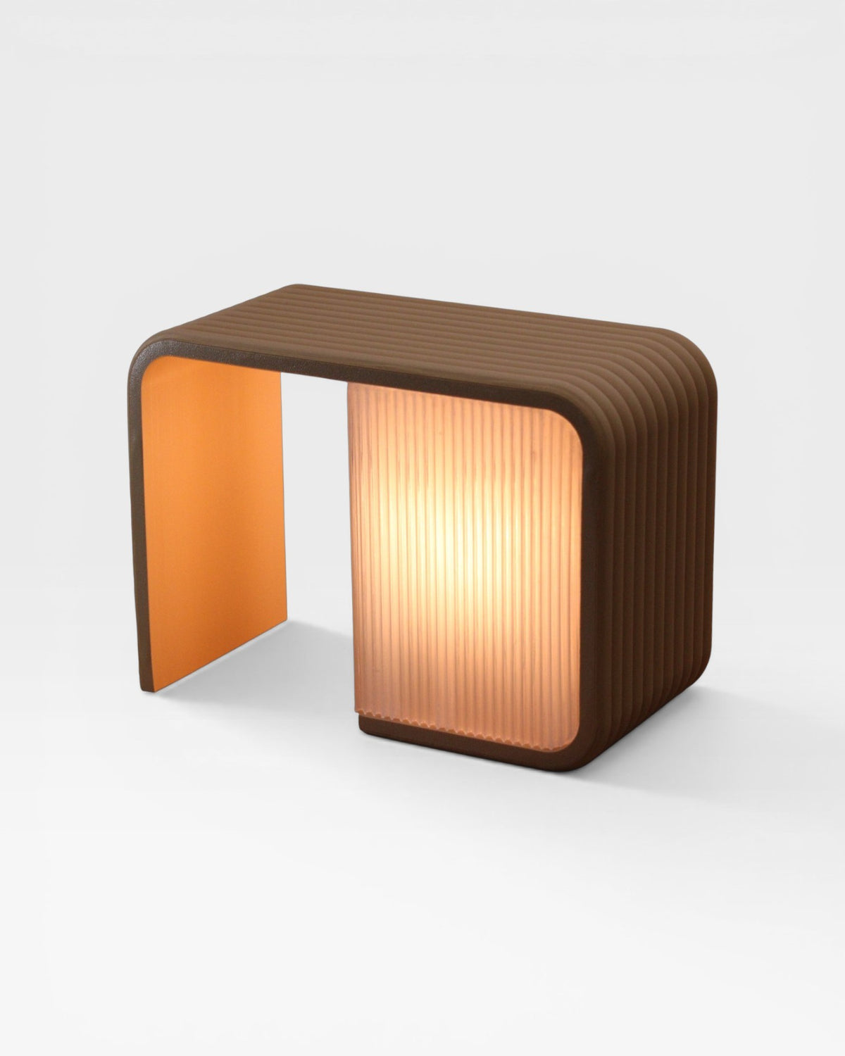 Lampe Arcéa couleur bois, lampe de table design fabriquée en France en impression 3D