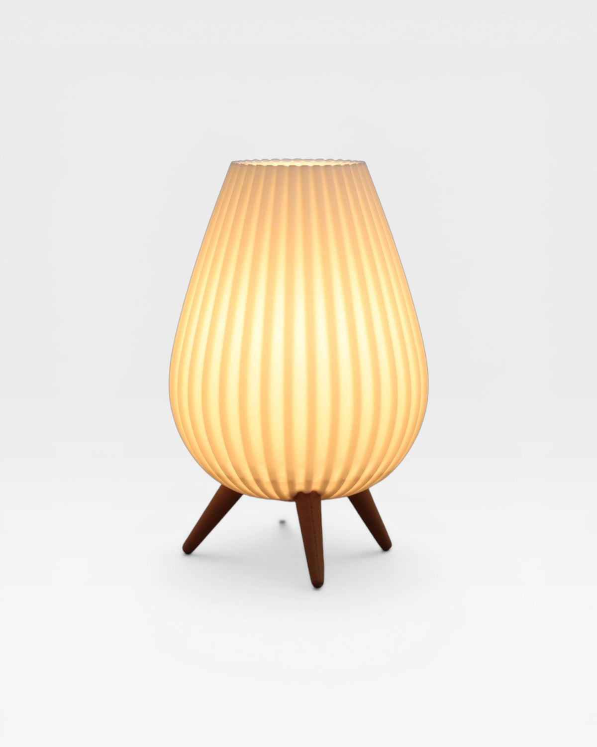 Lampe Tulipe, pied couleur bois et abat-jour blanc mat, lampe de table design fabriquée en France en impression 3D
