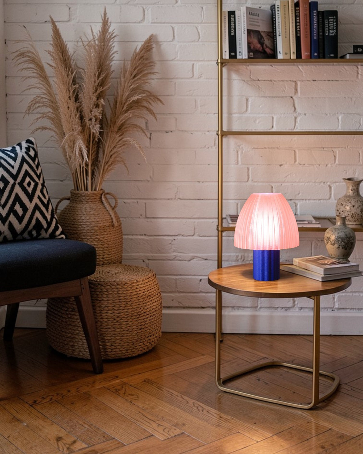 Lampe de chevet Mirbola Sunset en impression 3D, gros plan sur l'abat-jour translucide orangé