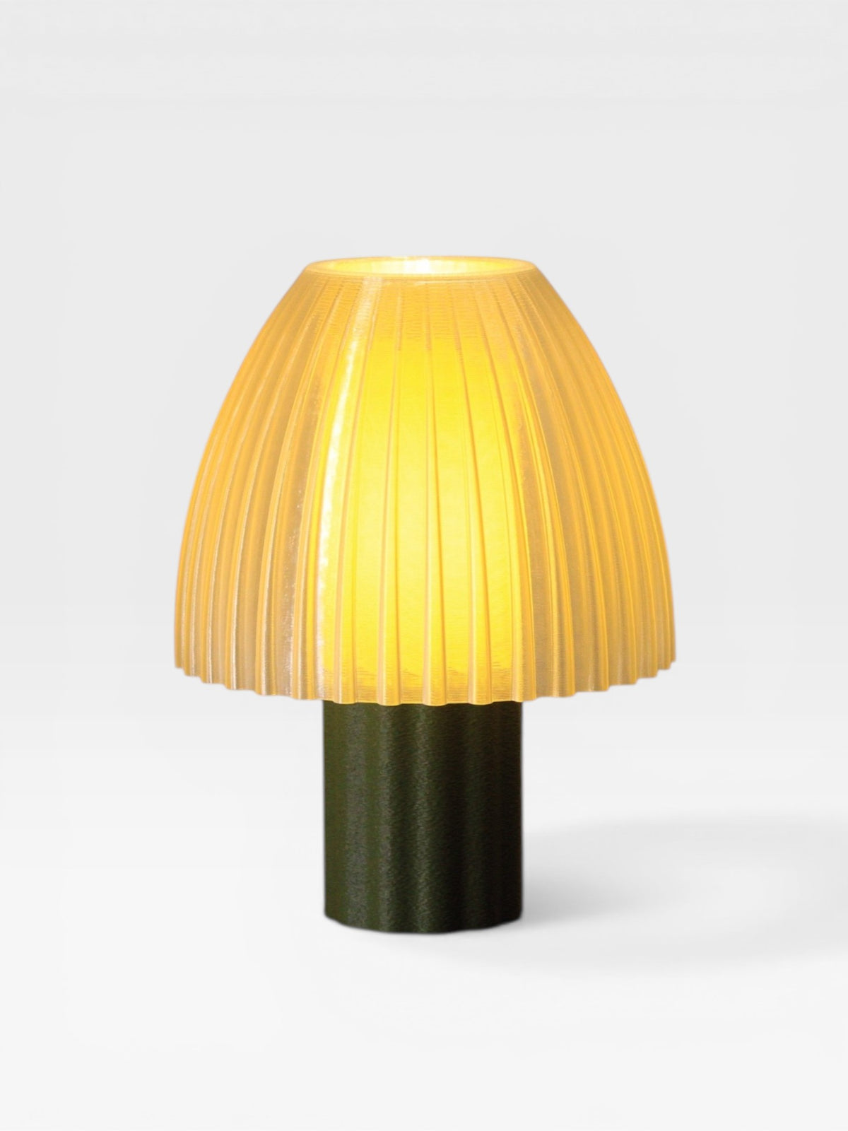 Lampe à poser Mirbola Tilleul, abat-jour jaune et pied vert kaki, luminaire design fabriqué en France en impression 3D